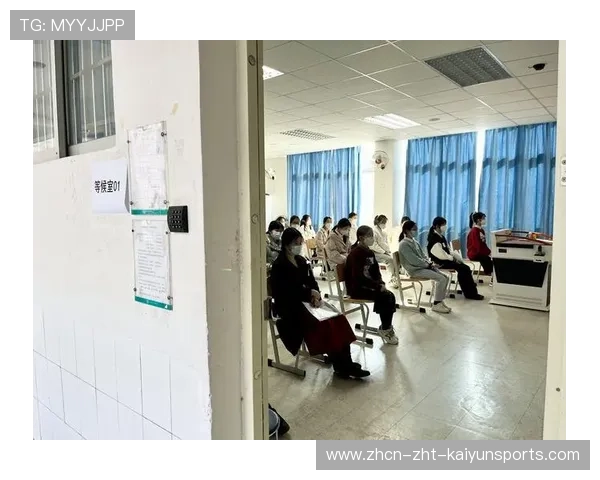 教资考试现场冲突升级，女生占男厕成焦点话题，教资考场座位怎么安排的